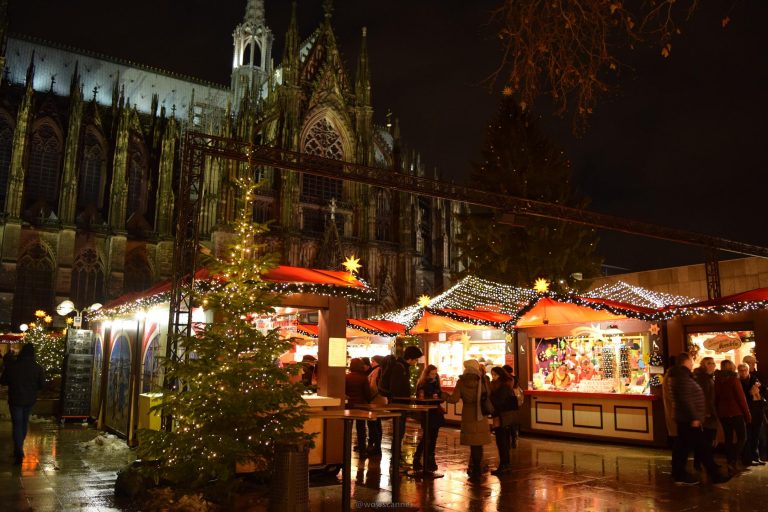 Ярмарка Кельна возле Кафедрального собора (Weihnachtsmarkt am Kölner Dom)