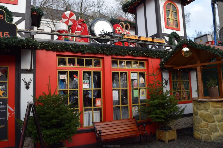 Рождественская ярмарка Кёльна Nikolausdorf – деревня Святого Николая (Weihnachtsmarkt auf dem Rudolfplatz)