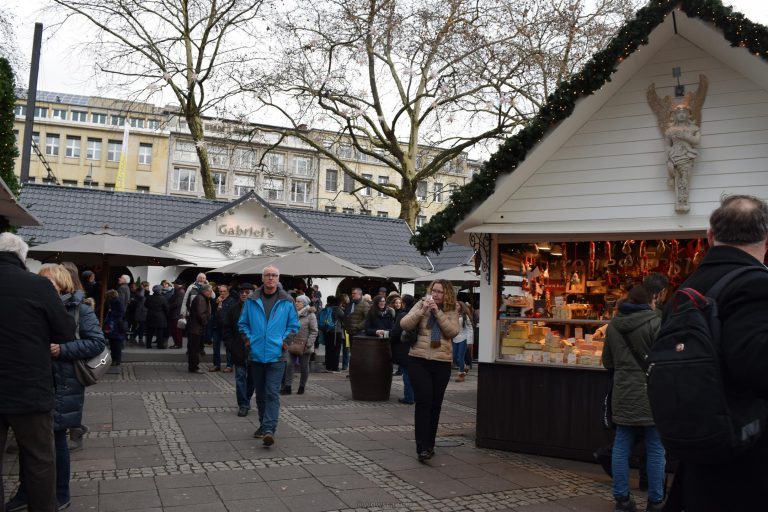 Frauen treffen koln markt
