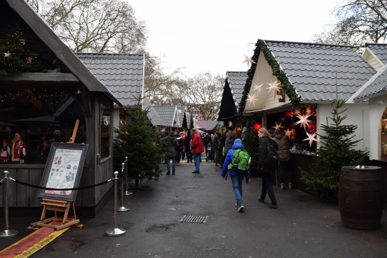 Pождественская ярмарка Кельна Markt der Engel — рынок ангелов (Weihnachtsmarkt auf dem Neumarkt)