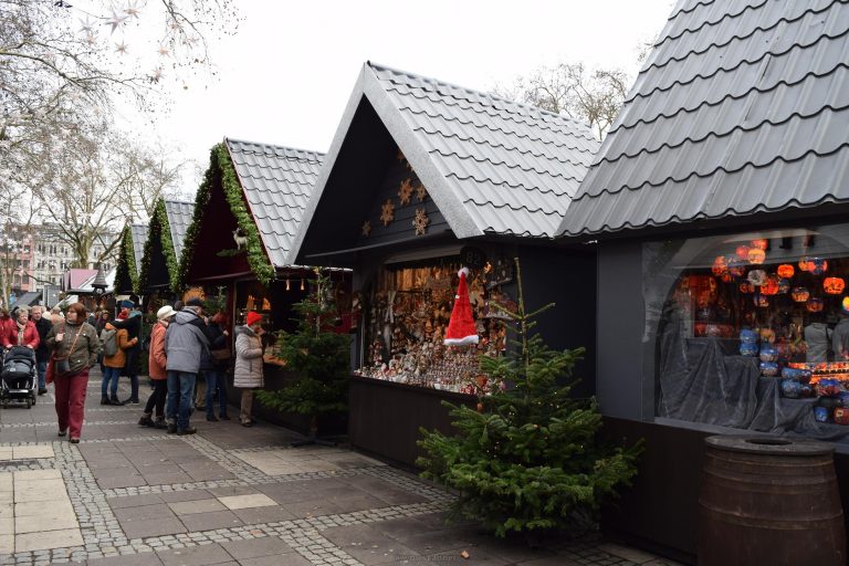 Pождественская ярмарка Кельна Markt der Engel — рынок ангелов (Weihnachtsmarkt auf dem Neumarkt)