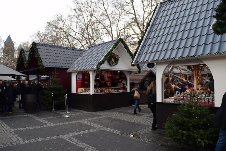 Pождественская ярмарка Кельна Markt der Engel — рынок ангелов (Weihnachtsmarkt auf dem Neumarkt)