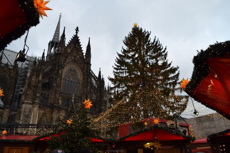 Ярмарка Кельна возле Кафедрального собора (Weihnachtsmarkt am Kölner Dom)