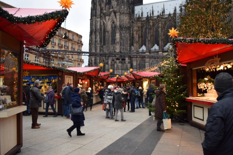 Ярмарка Кельна возле Кафедрального собора (Weihnachtsmarkt am Kölner Dom)