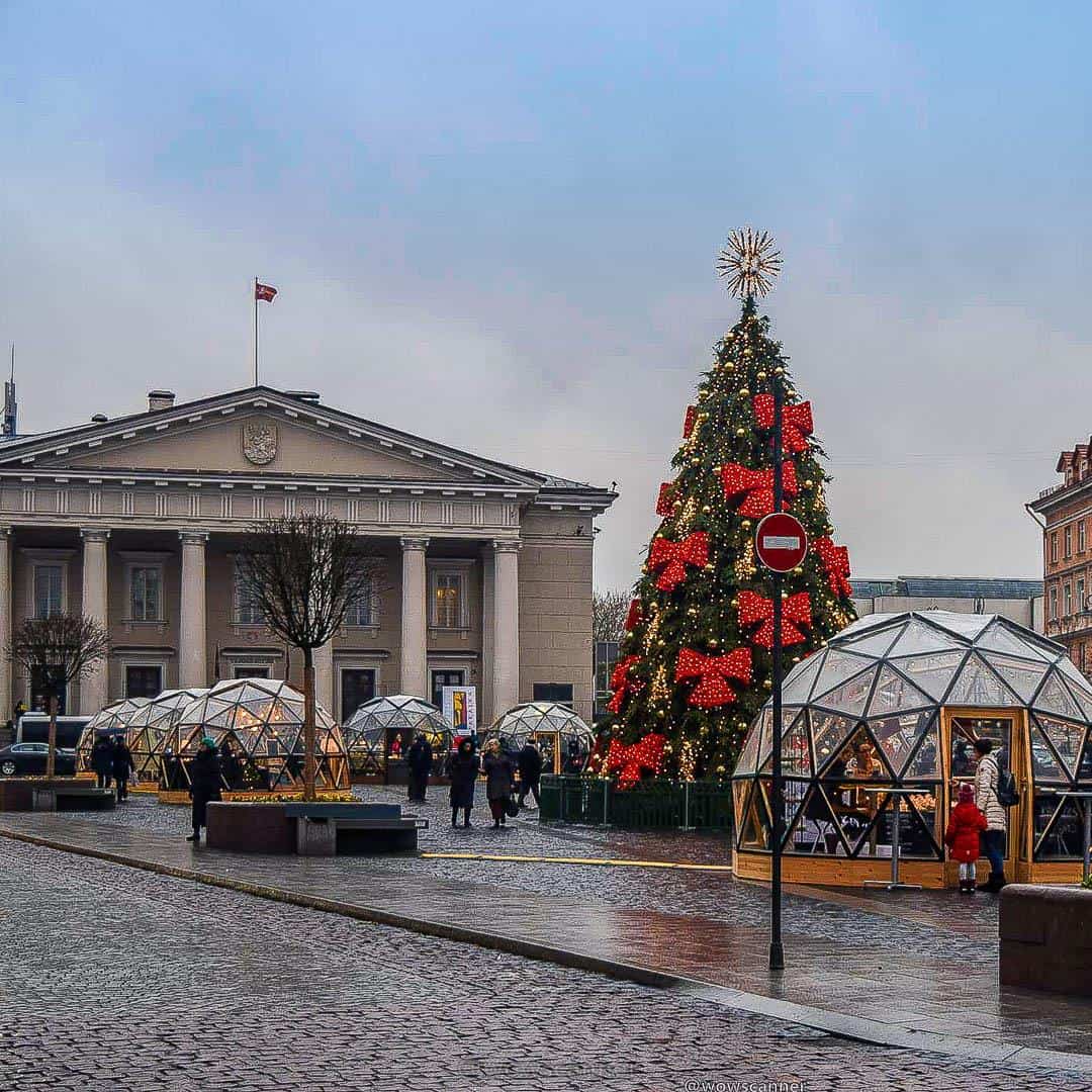 Рождественская ярмарка Вильнюса на Ратушной площади (Town Hall Square)